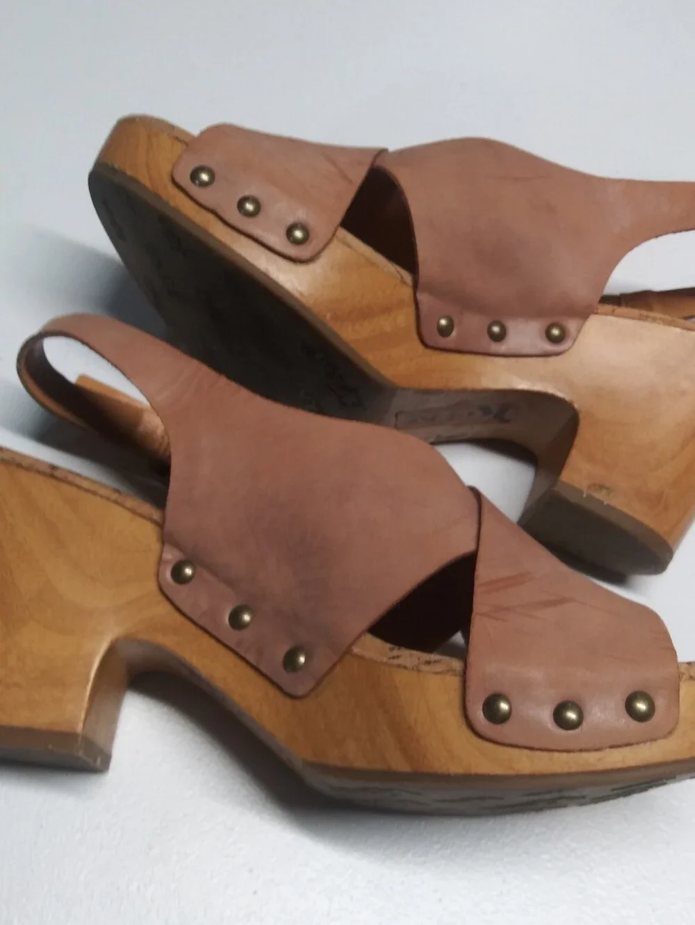 Kork Ease Mauve Studded Wooden Heel Sling Back Heel Size 9